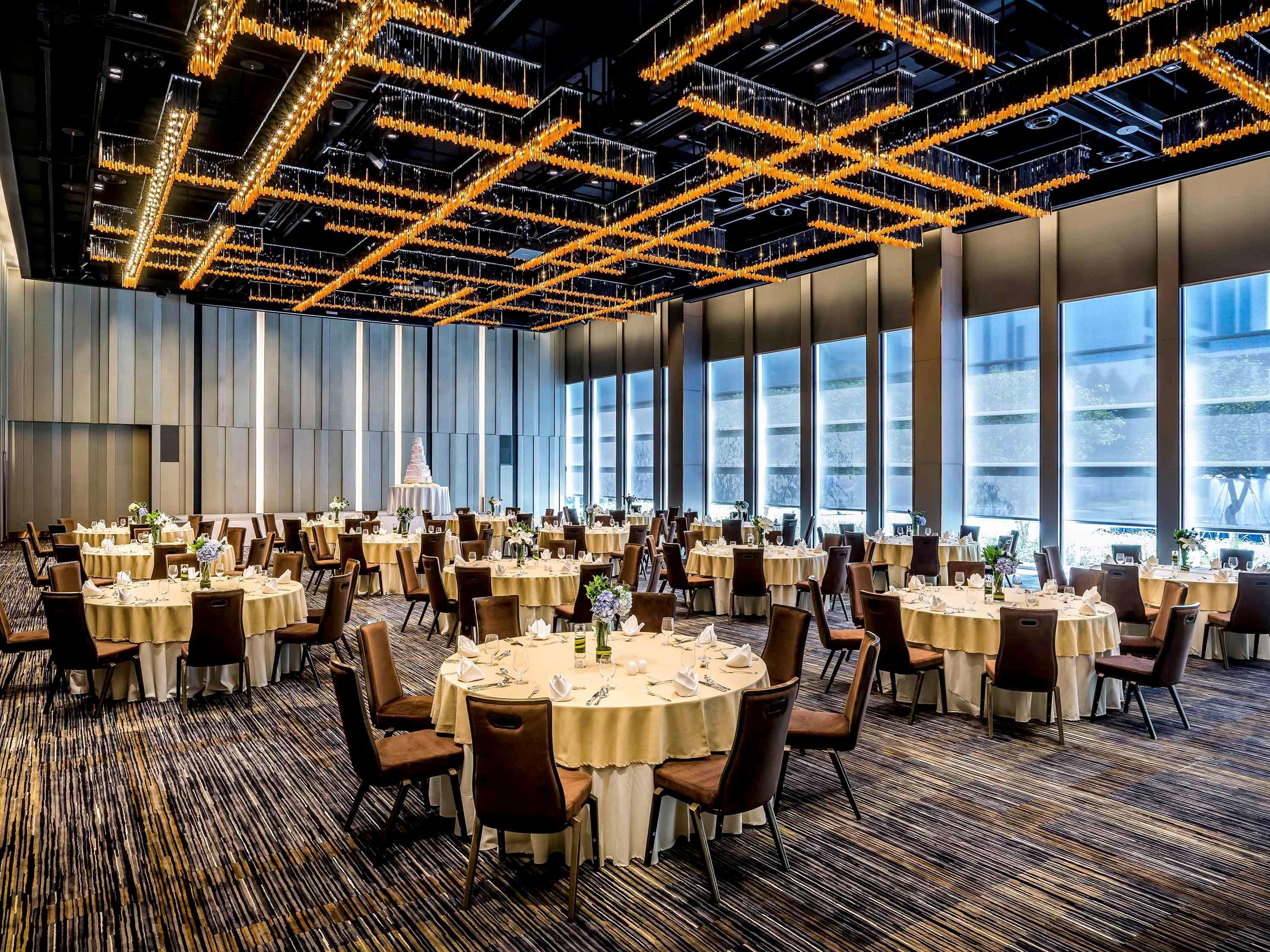 Pullman Bangkok King Power Hotel Kültér fotó The Grand Ballroom