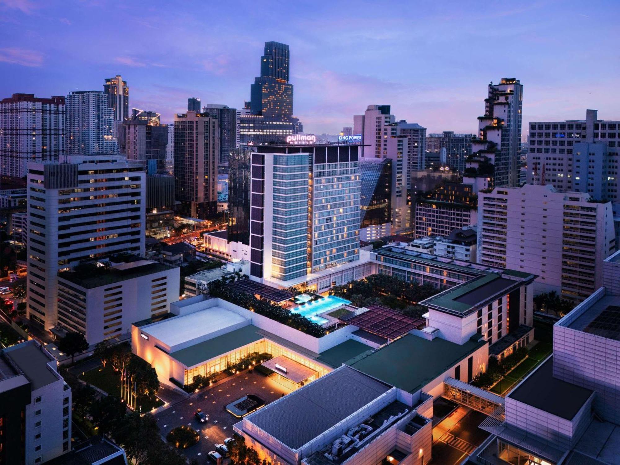 Pullman Bangkok King Power Hotel Kültér fotó The hotel in 2015