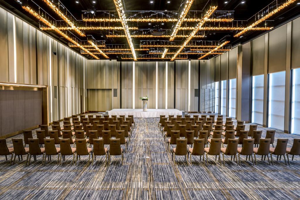 Pullman Bangkok King Power Hotel Kültér fotó The Grand Ballroom