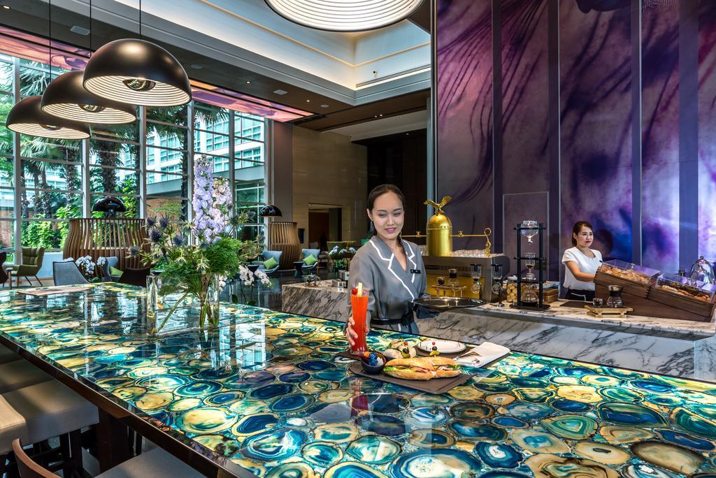 Pullman Bangkok King Power Hotel Kültér fotó The Bar